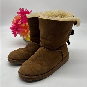 UGG Brown Shearling Winter Boots with bows WRB8643B